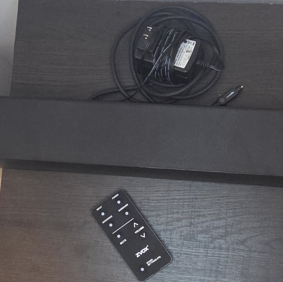 ZVOX AccuVoice AV157 TV Speaker Soundbar w/ Remote – Dialogue Enhancer – EUC - Picture 3 of 6